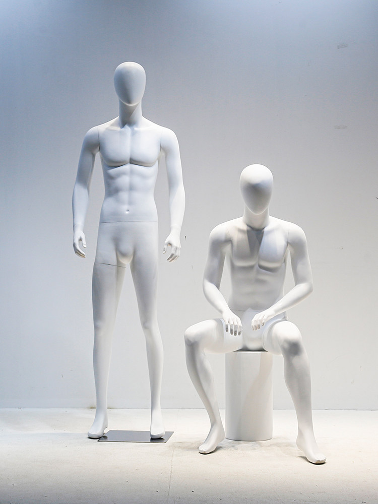 ユージア製、高級感のある男性用マネキン。衣料品店のショーウィ - Baby Clothing Store のレビューと価格
